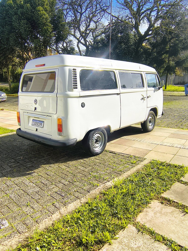 KOMBI 1.4 MI STD LOTAÇÃO 8V FLEX 3P MANUAL - 2013 - FARROUPILHA