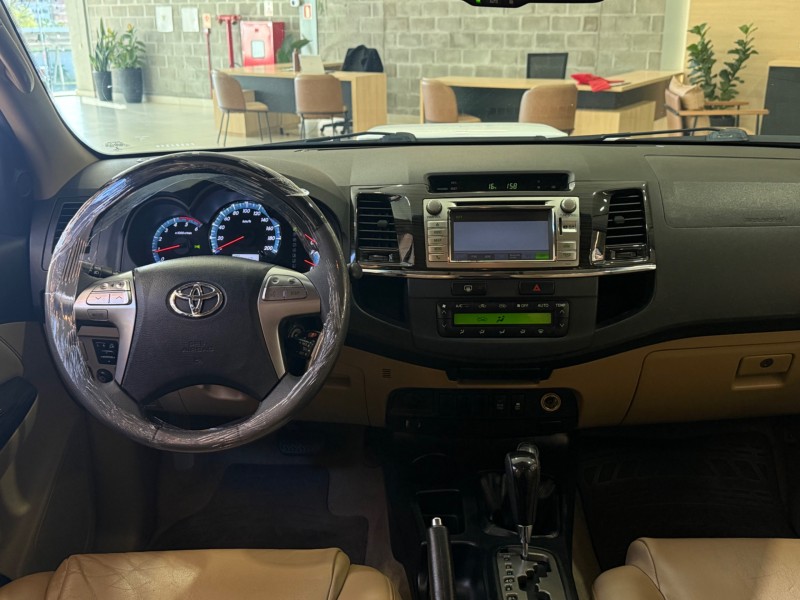 HILUX SW4 3.0 SRV 4X4 7 LUGARES 16V TURBO INTERCOOLER DIESEL 4P AUTOMÁTICO - 2015 - CARLOS BARBOSA
