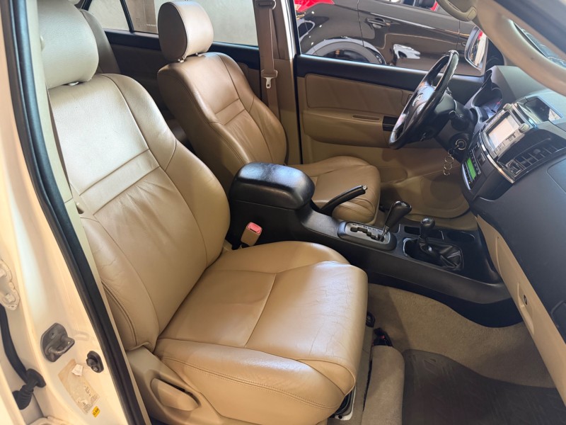 HILUX SW4 3.0 SRV 4X4 7 LUGARES 16V TURBO INTERCOOLER DIESEL 4P AUTOMÁTICO - 2015 - CARLOS BARBOSA