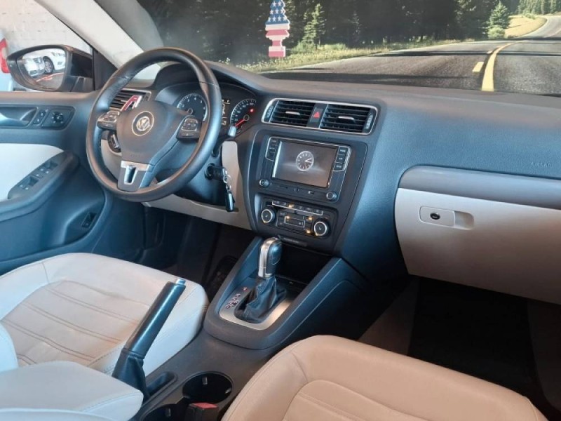 JETTA 2.0 TSI HIGHLINE 200CV GASOLINA 4P TIPTRONIC - 2011 - CAXIAS DO SUL