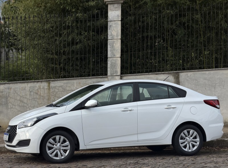 HB20S 1.0 COMFORT 12V FLEX 4P MANUAL - 2019 - DOIS IRMãOS