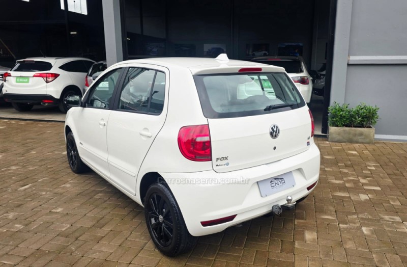 FOX 1.6 MI ITREND 8V FLEX 4P MANUAL - 2014 - LAJEADO