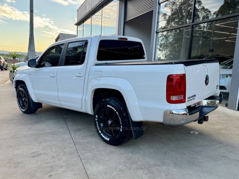 AMAROK 2.0 TRENDLINE 4X4 CD 16V TURBO INTERCOOLER DIESEL 4P AUTOMÁTICO - 2016 - LAJEADO