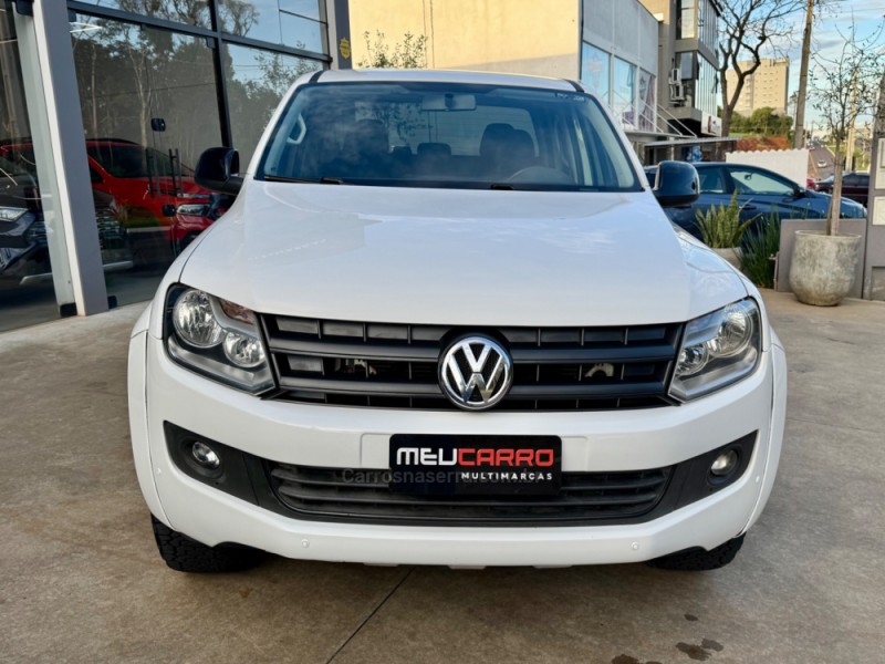 AMAROK 2.0 TRENDLINE 4X4 CD 16V TURBO INTERCOOLER DIESEL 4P AUTOMÁTICO - 2016 - LAJEADO