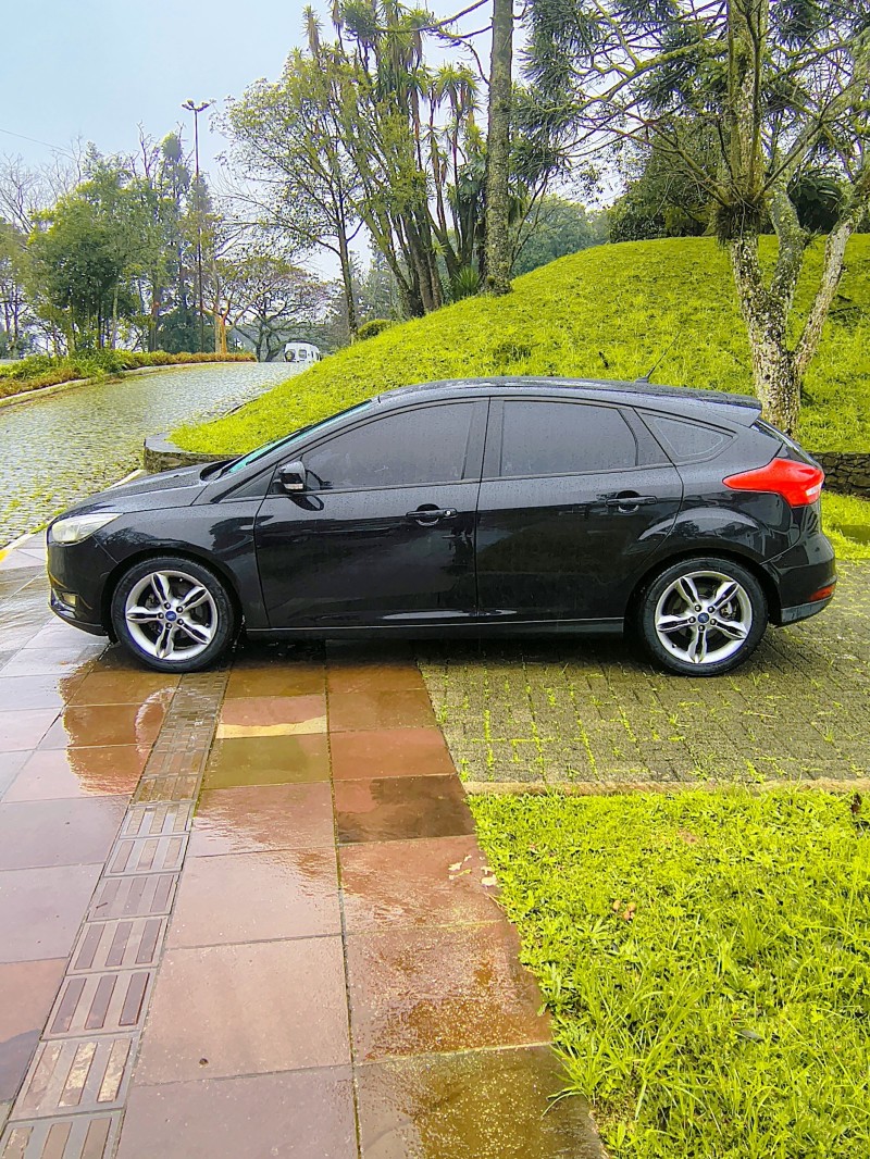 FOCUS 1.6 S 16V FLEX 4P MANUAL - 2017 - FARROUPILHA
