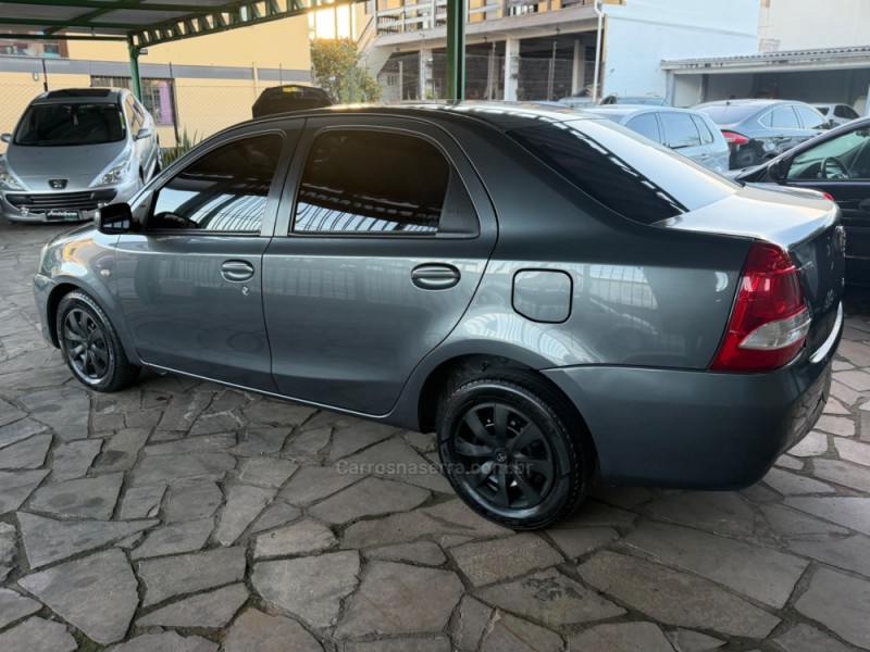 ETIOS 1.5 XS SEDAN 16V FLEX 4P MANUAL - 2013 - CAXIAS DO SUL