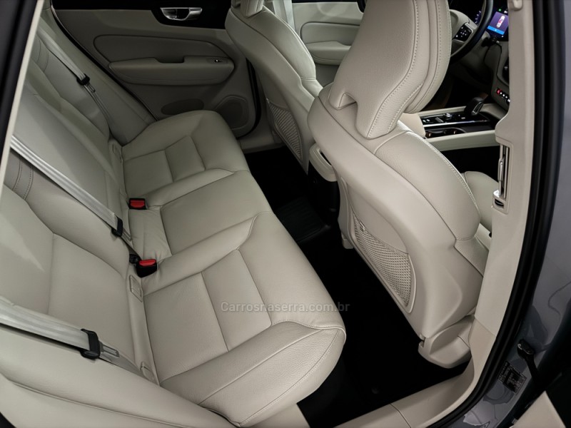 XC60 2.0 T8 RECHARGE PLUS AWD HIBRIDO 4P AUTOMÁTICO - 2024 - CAXIAS DO SUL