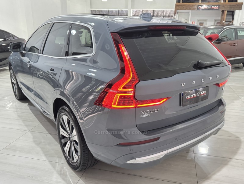 XC60 2.0 T8 RECHARGE PLUS AWD HIBRIDO 4P AUTOMÁTICO - 2024 - CAXIAS DO SUL