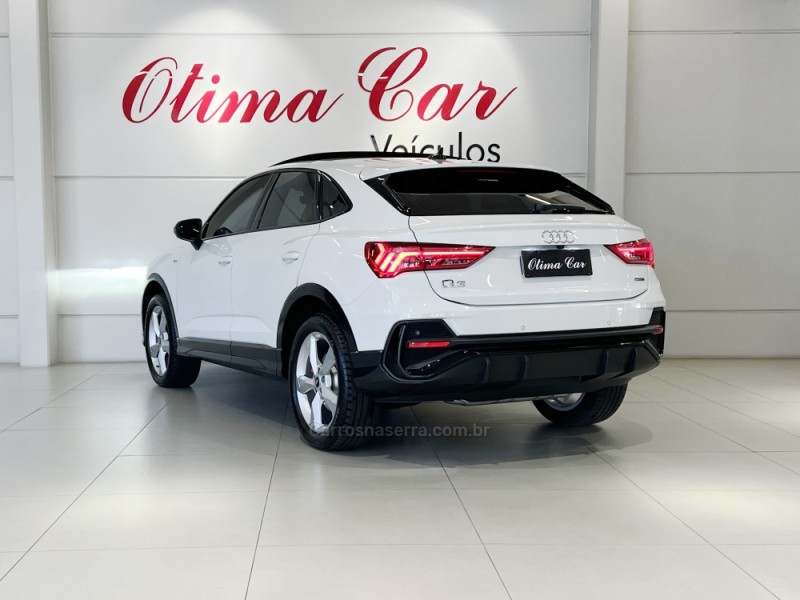 Q3 2.0 TFSI SPORTBACK PERFORMANCE BLACK QUATTRO GASOLINA 4P AUTOMÁTICO - 2023 - FLORES DA CUNHA