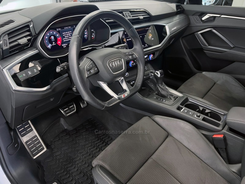 Q3 2.0 TFSI SPORTBACK PERFORMANCE BLACK QUATTRO GASOLINA 4P AUTOMÁTICO - 2023 - FLORES DA CUNHA