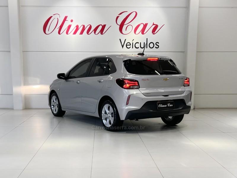 ONIX 1.0 LTZ 12V TURBO FLEX 4P MANUAL - 2023 - FLORES DA CUNHA