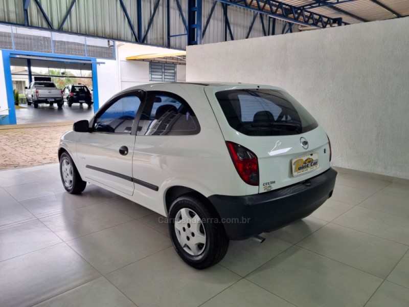 CELTA 1.0 MPFI LIFE 8V FLEX 2P MANUAL - 2010 - VACARIA