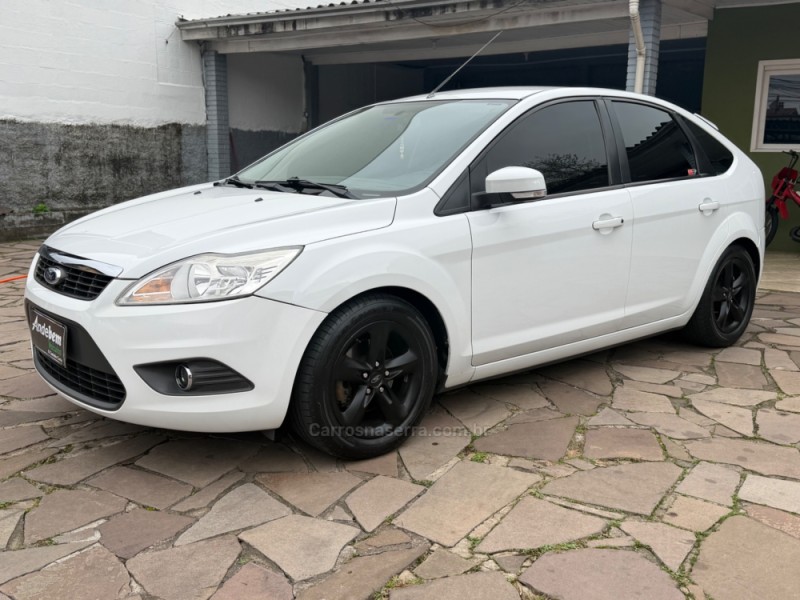 FOCUS 1.6 GLX 8V GASOLINA 4P MANUAL - 2013 - CAXIAS DO SUL