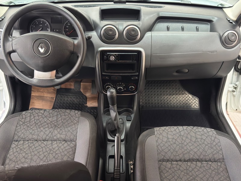 DUSTER 1.6 EXPRESSION 4X2 16V FLEX 4P MANUAL - 2014 - CAXIAS DO SUL