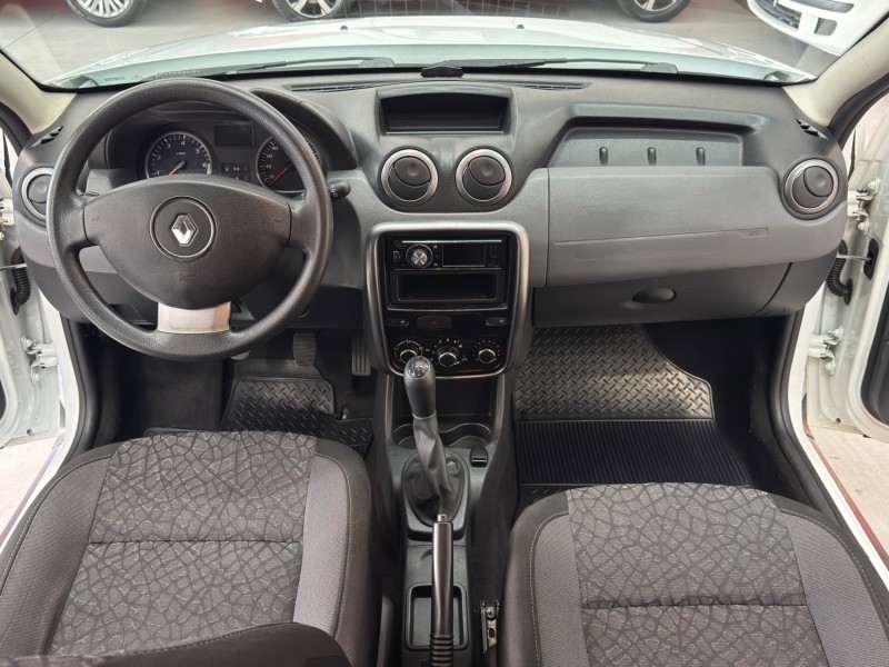DUSTER 1.6 EXPRESSION 4X2 16V FLEX 4P MANUAL - 2014 - CAXIAS DO SUL