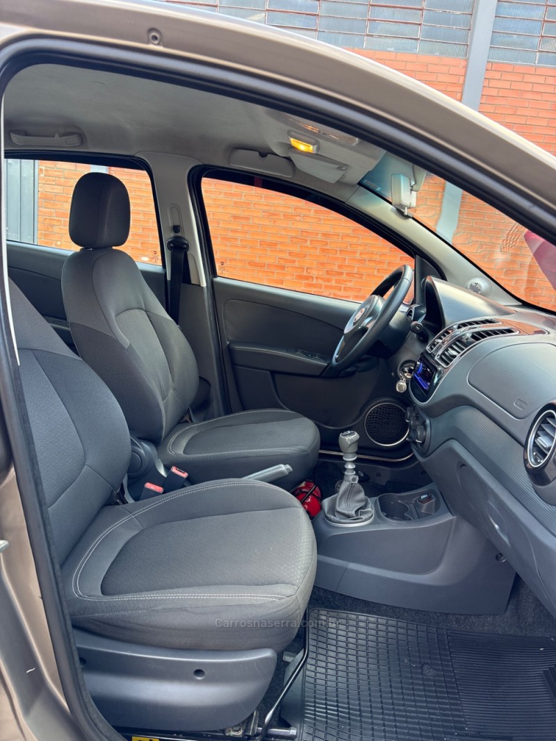 GRAND SIENA 1.4 MPI ATTRACTIVE 8V FLEX 4P MANUAL - 2014 - CAXIAS DO SUL
