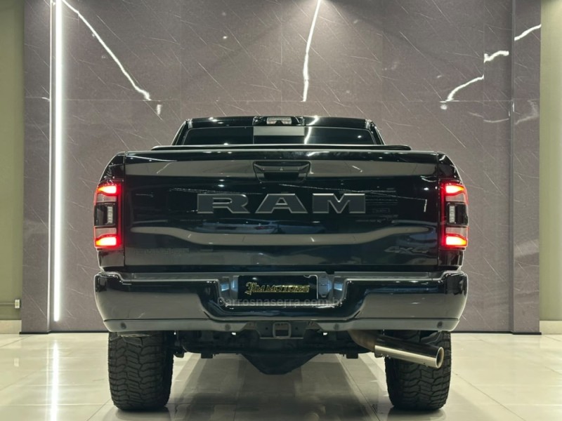 2500 LARAMIE 6.7 NIGHT ED TURBO CD 4X4 DIESEL 4P AUTOMÁTICO - 2021 - CAXIAS DO SUL