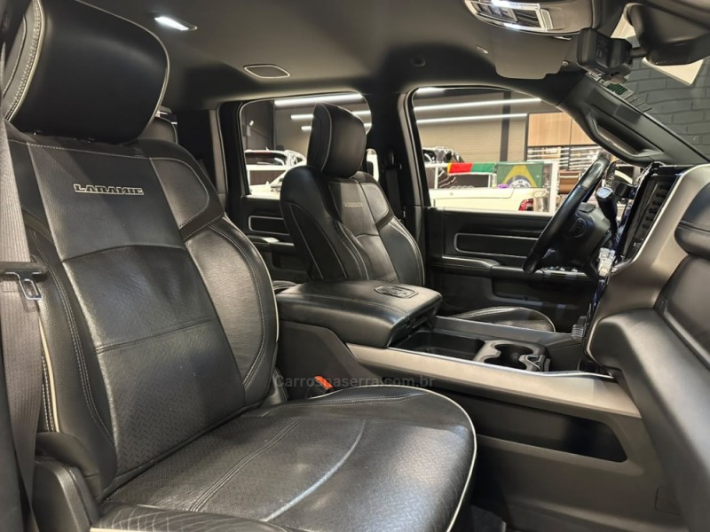 2500 LARAMIE 6.7 NIGHT ED TURBO CD 4X4 DIESEL 4P AUTOMÁTICO - 2021 - CAXIAS DO SUL