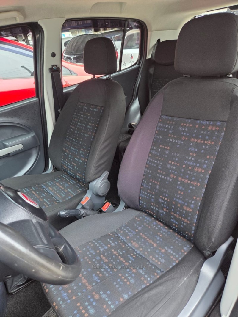 UNO 1.0 VIVACE 8V FLEX 4P MANUAL - 2013 - CAXIAS DO SUL