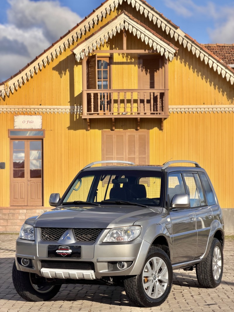 pajero tr4 2.0 4x4 16v 133cv flex 4p automatico 2012 antonio prado