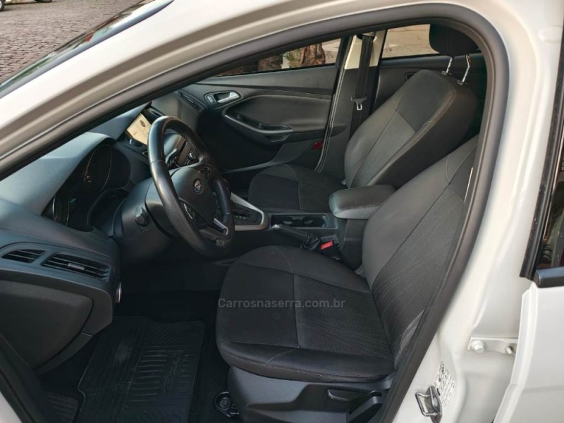 FOCUS 2.0 SE PLUS FASTBACK 16V FLEX 4P AUTOMÁTICO - 2018 - GUAPORé