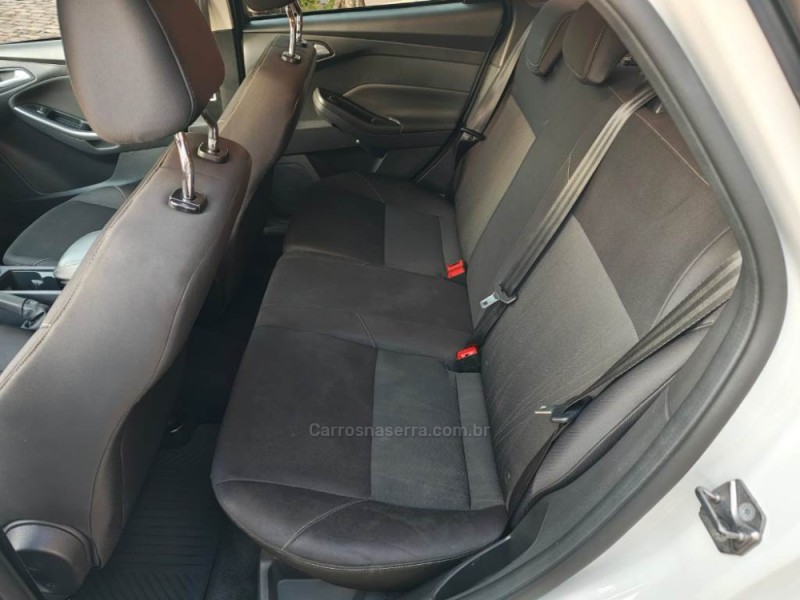 FOCUS 2.0 SE PLUS FASTBACK 16V FLEX 4P AUTOMÁTICO - 2018 - GUAPORé