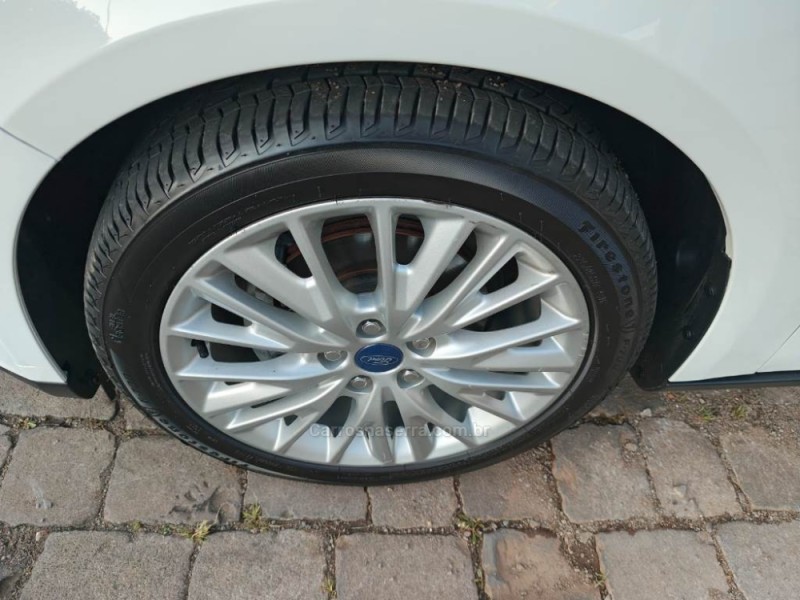 FOCUS 2.0 SE PLUS FASTBACK 16V FLEX 4P AUTOMÁTICO - 2018 - GUAPORé