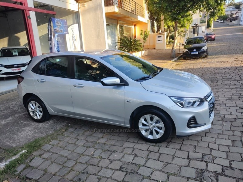 ONIX 1.0 LT 12V FLEX 4P MANUAL - 2021 - GUAPORé