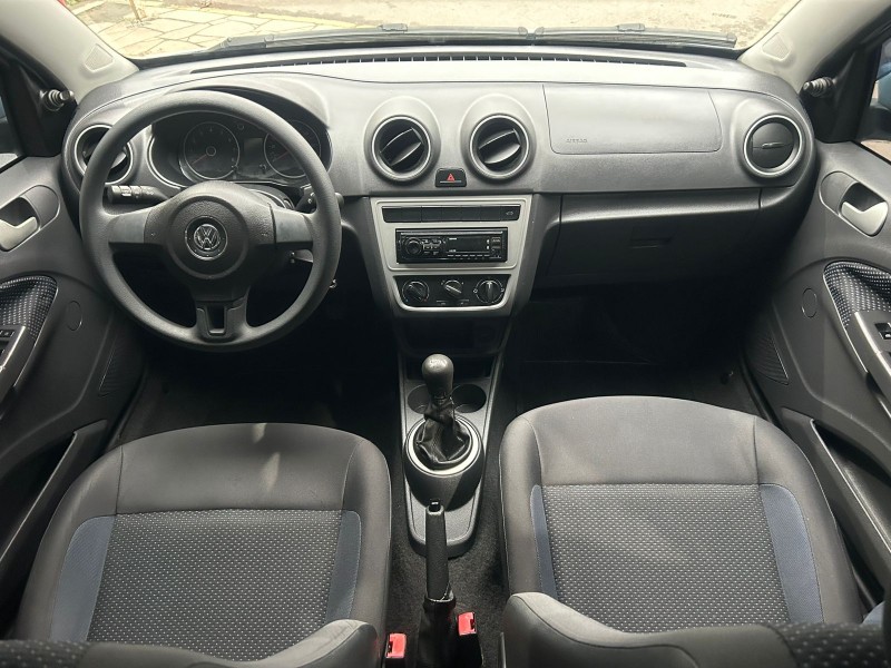 VOYAGE 1.6 MI CITY 8V FLEX 4P MANUAL - 2015 - TRêS COROAS
