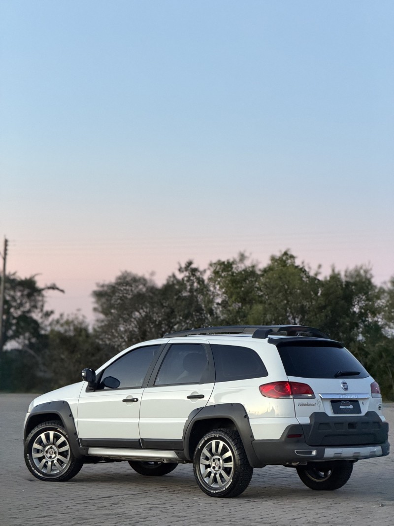 PALIO 1.8 MPI ADVENTURE WEEKEND 8V FLEX 4P MANUAL - 2015 - ANTôNIO PRADO