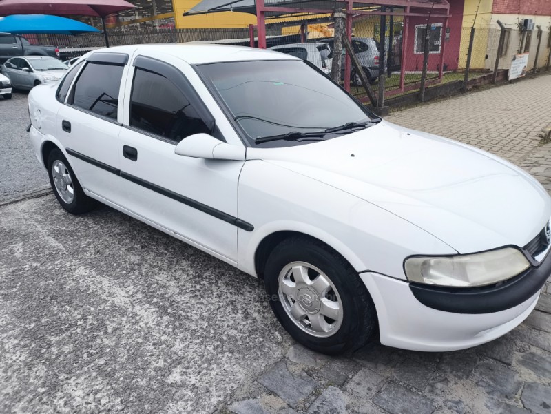 VECTRA 2.0 MPFI GLS 8V GASOLINA 4P MANUAL - 1998 - FARROUPILHA