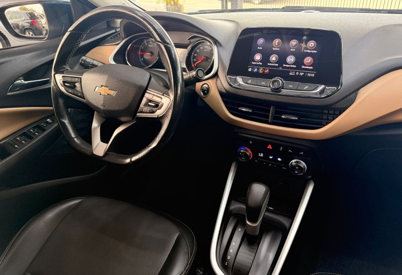 ONIX 1.0	PREMIER II PLUS 12V TURBO FLEX 4P AUTOMÁTICO - 2020 - CANELA