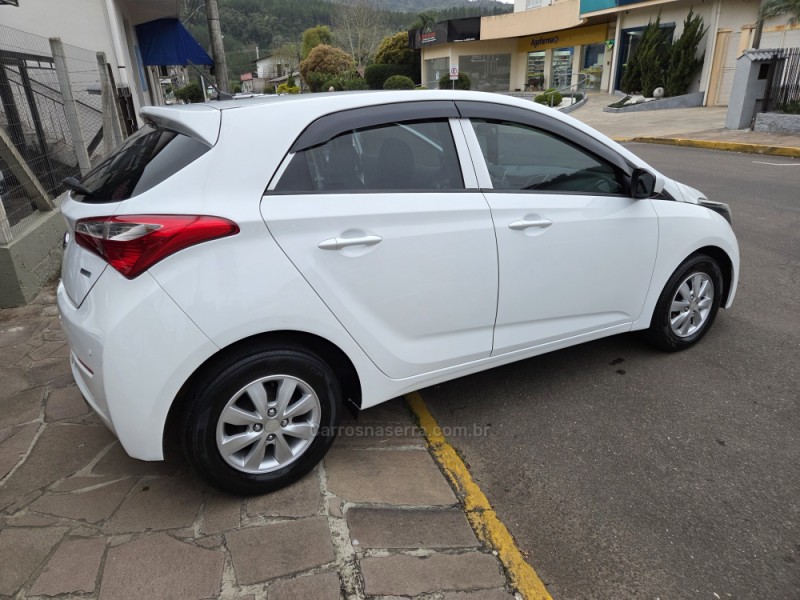HB20 1.0 COMFORT PLUS 12V FLEX 4P MANUAL - 2014 - PICADA CAFé