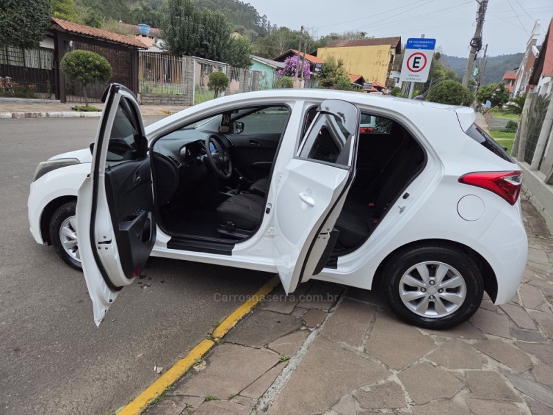 HB20 1.0 COMFORT PLUS 12V FLEX 4P MANUAL - 2014 - PICADA CAFé