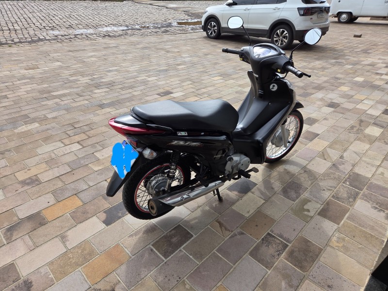 BIZ 125 ES - 2011 - VACARIA
