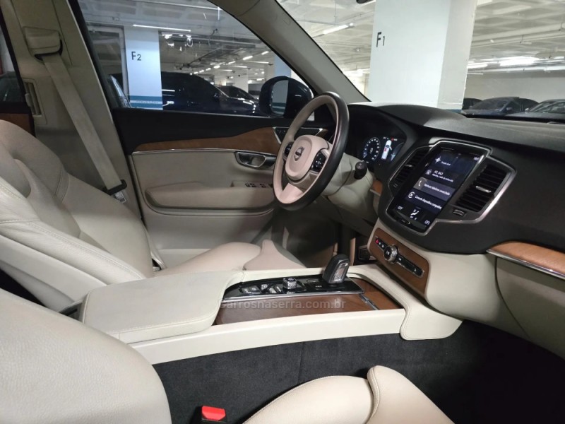 XC90 2.0 T8 MOMENTUM HÍBRIDO 4P AUTOMÁTICO - 2021 - PORTO ALEGRE