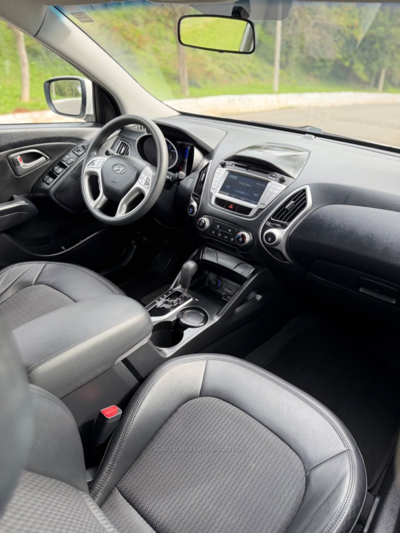 IX35 2.0 MPFI GLS 4X2 16V GASOLINA 4P AUTOMÁTICO - 2015 - NOVA ARAçá