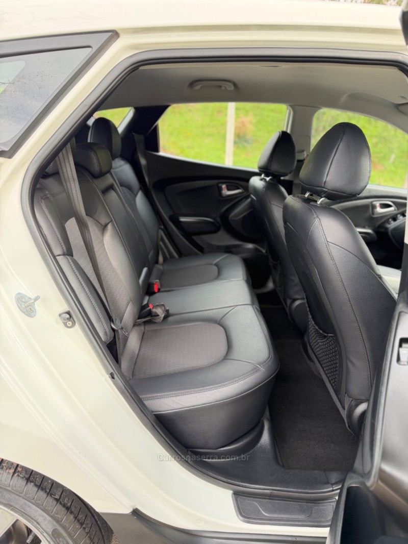 IX35 2.0 MPFI GLS 4X2 16V GASOLINA 4P AUTOMÁTICO - 2015 - NOVA ARAçá
