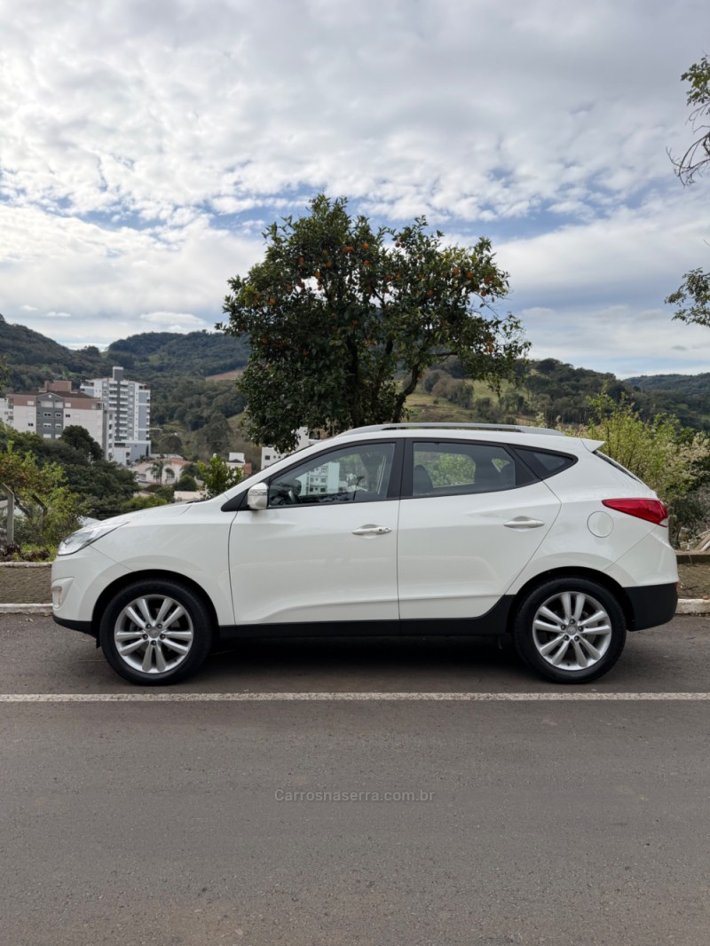 IX35 2.0 MPFI GLS 4X2 16V GASOLINA 4P AUTOMÁTICO - 2015 - NOVA ARAçá