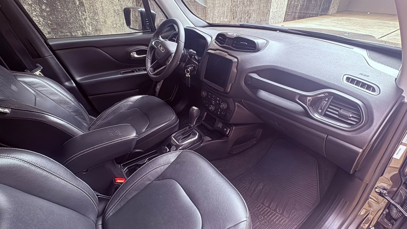 RENEGADE 1.3 16V LONGITUDE T270 TURBO 4X2 FLEX 4P AUTOMÁTICO - 2023 - VACARIA