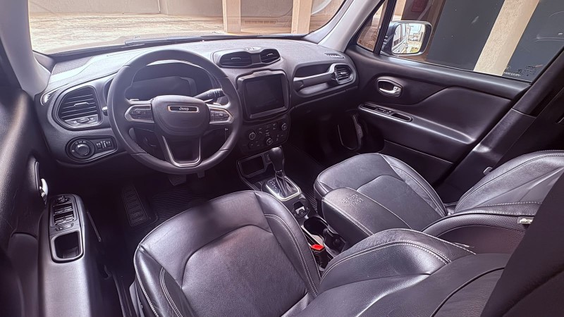 RENEGADE 1.3 16V LONGITUDE T270 TURBO 4X2 FLEX 4P AUTOMÁTICO - 2023 - VACARIA