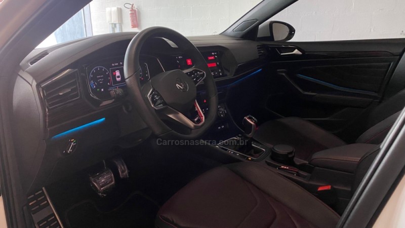 JETTA 2.0 16V TSI GLI 350 GASOLINA 4P AUTOMÁTICO - 2023 - CAXIAS DO SUL