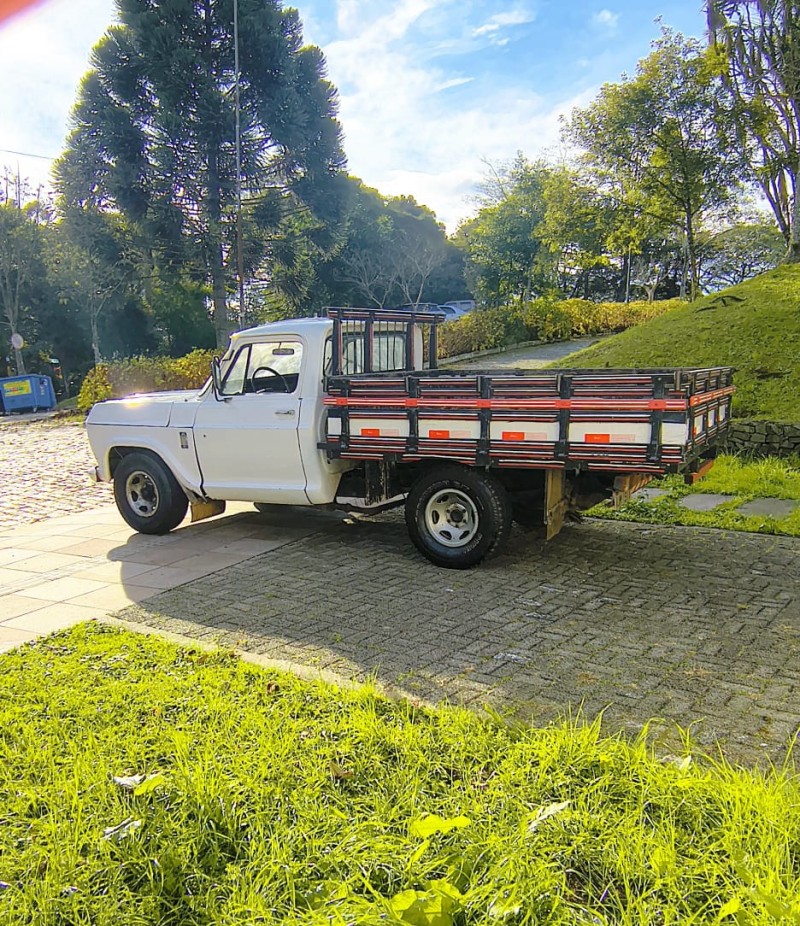 A10 2.5 DE LUXE CS 12V ÁLCOOL 2P MANUAL - 1980 - FARROUPILHA