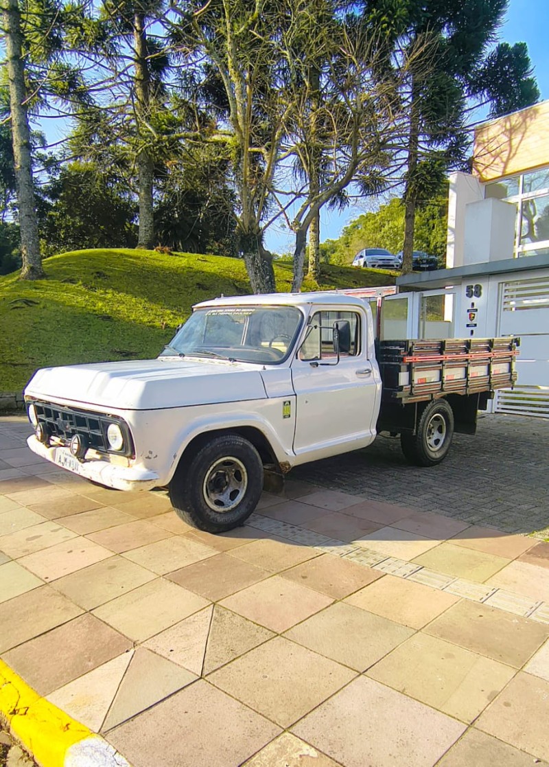 A10 2.5 DE LUXE CS 12V ÁLCOOL 2P MANUAL - 1980 - FARROUPILHA