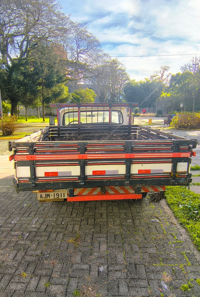 A10 2.5 DE LUXE CS 12V ÁLCOOL 2P MANUAL - 1980 - FARROUPILHA