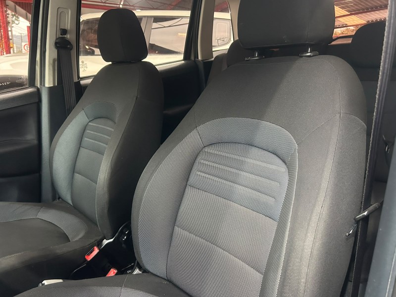IDEA 1.4 MPI ATTRACTIVE 8V FLEX 4P MANUAL - 2014 - TRêS COROAS