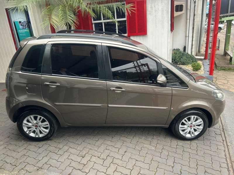 IDEA 1.4 MPI ATTRACTIVE 8V FLEX 4P MANUAL - 2014 - TRêS COROAS