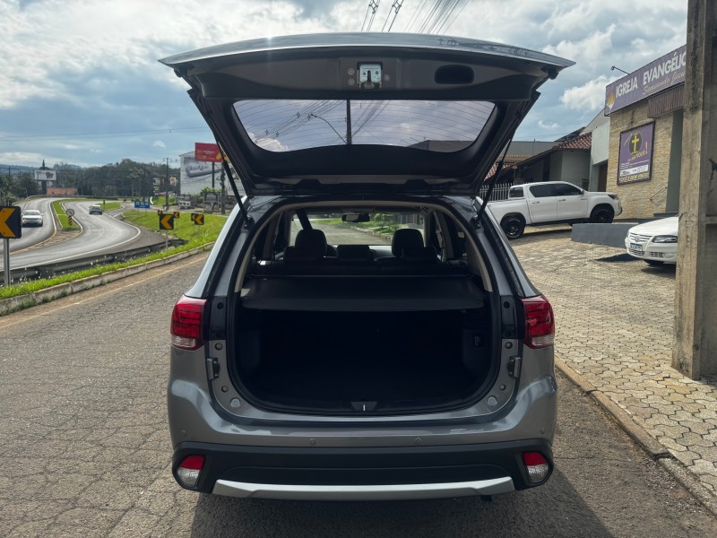 OUTLANDER 2.0 16V GASOLINA 4P AUTOMÁTICO - 2017 - DOIS IRMãOS