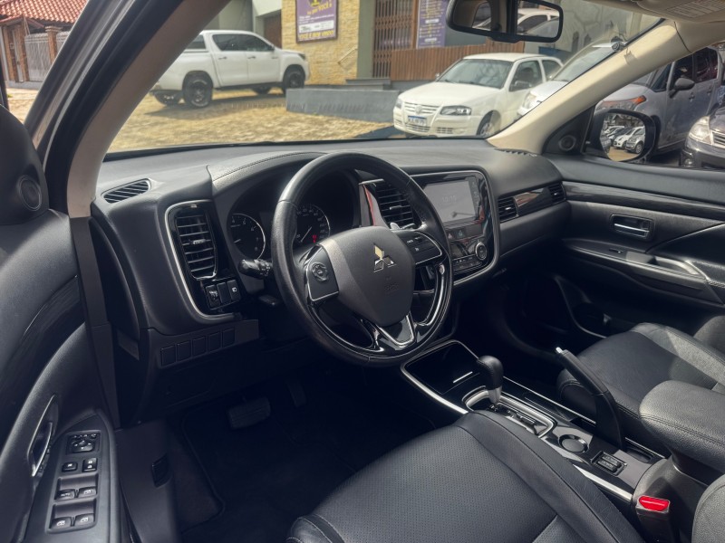 OUTLANDER 2.0 16V GASOLINA 4P AUTOMÁTICO - 2017 - DOIS IRMãOS