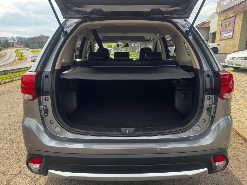 OUTLANDER 2.0 16V GASOLINA 4P AUTOMÁTICO - 2017 - DOIS IRMãOS